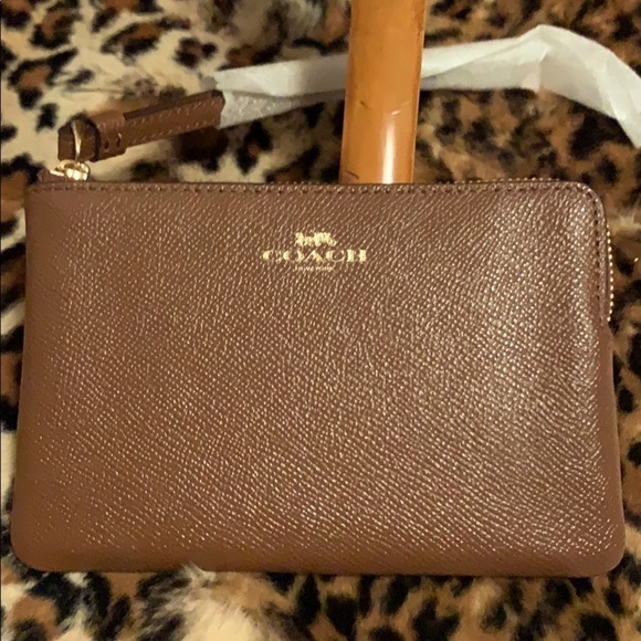 Coach classic brown wristlet / wallet, new w tags - Picture 1 of 9